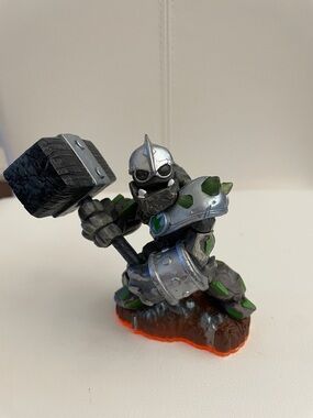 Skylanders Armored Hammer Warrior Figurine - Silver & Green